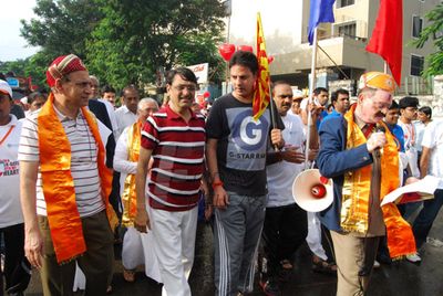 Arjun Rampal and Rahul Roy at The Walkathon 2013