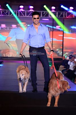 Akshay Kumar and Tamannaah walk the ramp with dogs to promote 'ENTERTAINMENT'