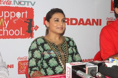 Rani Mukherjee presents girl students with 'Mardaani' "medal of bravery"