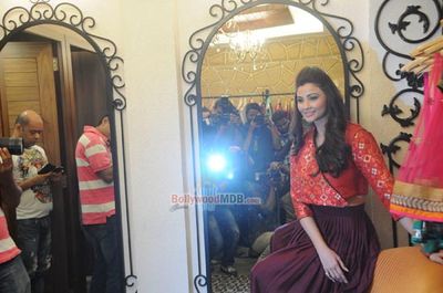 Bollywood beauties and designers at the store launch of Hue's Winter Festive 2014 Collection