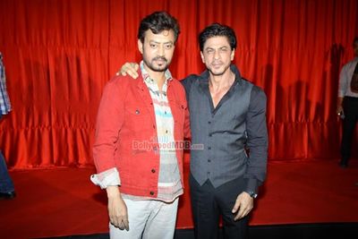 Shah Rukh Khan along with the star cast of the film 'Ekkees Toppon Ki Salaami' at their trailer launch