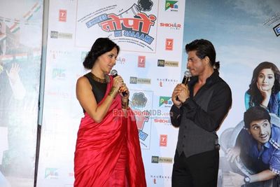 Shah Rukh Khan along with the star cast of the film 'Ekkees Toppon Ki Salaami' at their trailer launch
