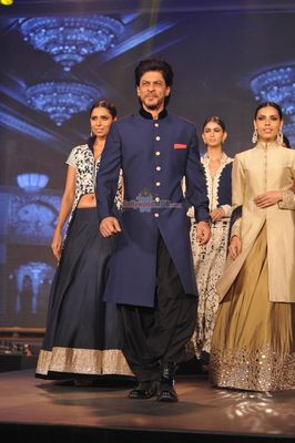 The star cast of the film 'Happy New Year' at their trailer launch