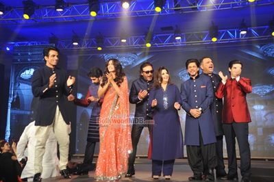 The star cast of the film 'Happy New Year' at their trailer launch