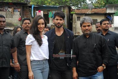 Shahid Kapoor, Shraddha Kapoor, Vishal Bhardwaj promote film 'Haider'