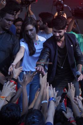 Shahid Kapoor, Shraddha Kapoor, Vishal Bhardwaj promote film 'Haider'