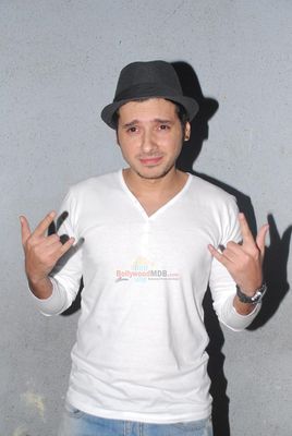 The young star cast of 'Ekkees Toppon Ki Salaami' promotes their film at UDAAN 2014