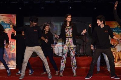 Sonam Kapoor promotes film 'Khoobsurat' at Mithibai College Festival