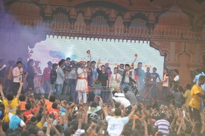 Bolly Celebs at Shri Sankalp Pratishthan's Dahi Handi celebrations
