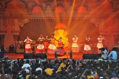 Bolly Celebs at Shri Sankalp Pratishthan's Dahi Handi celebrations