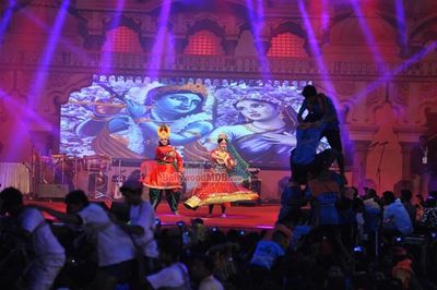 Bolly Celebs at Shri Sankalp Pratishthan's Dahi Handi celebrations