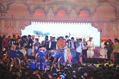 Bolly Celebs at Shri Sankalp Pratishthan's Dahi Handi celebrations