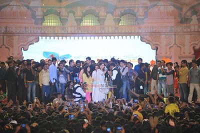 Bolly Celebs at Shri Sankalp Pratishthan\'s Dahi Handi celebrations