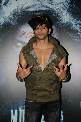 Vedita Pratap Singh & Karanvir Bohra at 3D trailer and music launch of film 'Mumbai 125 KM'