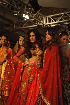 Chitrangada Singh showstopper for Harshita Chatterjee Deshmukh show