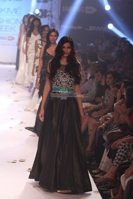 Diana Penty walks the ramp for Rocky S show at LFW Winter Festive 2014