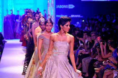 Jesse Randhawa showstopper for Shantanu & Nikhil show at LFW Winter Festive 2014