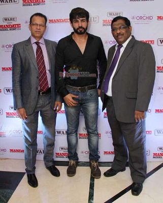Bolly Celebs at Mandate Model Hunt Grand Finale