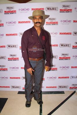 Bolly Celebs at Mandate Model Hunt Grand Finale