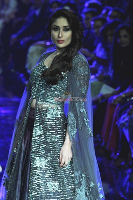Kareena Kapoor Khan showstopper for Manish Malhotra at LFW Winter Festive 2014