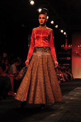 Bipasha Basu & Dia Mirza walk the ramp for Vikram Phadnis show at LFW Winter Festive 2014