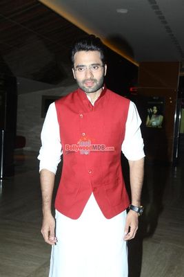 Jackky Bhagnani offers shraddhanjali to Farooq Sheikh followed by trailer launch of film 'YOUNGISTAN'