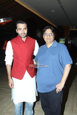 Jackky Bhagnani offers shraddhanjali to Farooq Sheikh followed by trailer launch of film 'YOUNGISTAN'