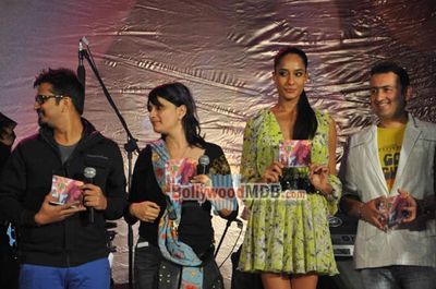 Kangna Ranaut & Lisa Haydon at film 'QUEEN' music launch