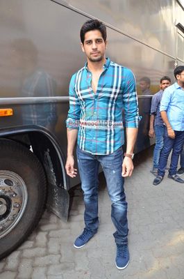 Siddharth Malhotra and Parineeti Chopra promote film 'HASEE TOH PHASEE'