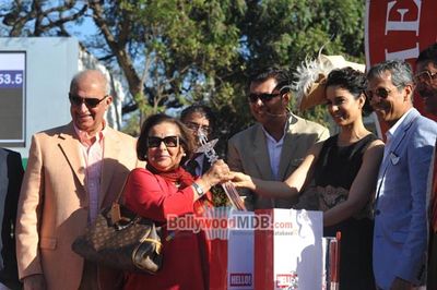 Kangana Ranaut, Evelyn Sharma, Diana Hayden at the HELLO! Class race