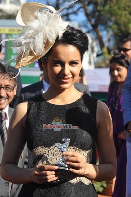 Kangana Ranaut, Evelyn Sharma, Diana Hayden at the HELLO! Class race