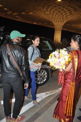 Anushka Sharma snapped at Mumbai International Airport leaving for Sri Lanka for film Bombay Velvet shoot