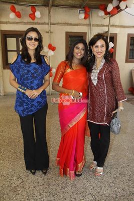 Disha Choudhary, Raju Mavani at film 'Anuradha' music launch with Bal Bhagwan NGO Kids
