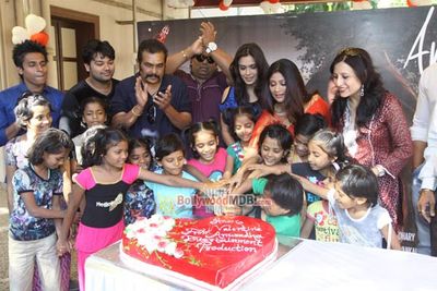 Disha Choudhary, Raju Mavani at film 'Anuradha' music launch with Bal Bhagwan NGO Kids