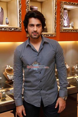 Bolly Celebs at the launch of Cappuccino Jewellery store by Pria Kataria Puri