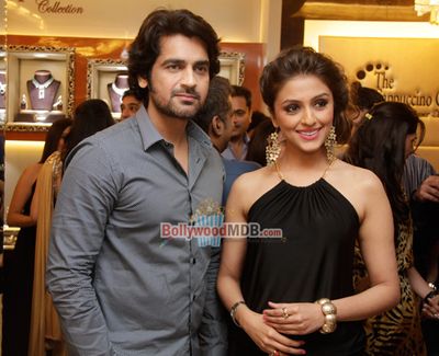 Bolly Celebs at the launch of Cappuccino Jewellery store by Pria Kataria Puri