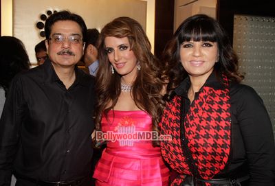 Bolly Celebs at the launch of Cappuccino Jewellery store by Pria Kataria Puri