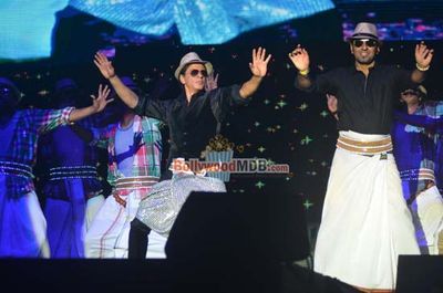 Shah Rukh Khan, Madhuri Dixit, Yo Yo Honey Singh perform at Temptation Reloaded 2014 concert