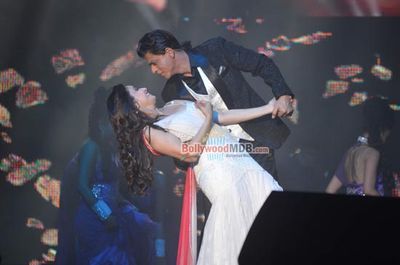 Shah Rukh Khan, Madhuri Dixit, Yo Yo Honey Singh perform at Temptation Reloaded 2014 concert