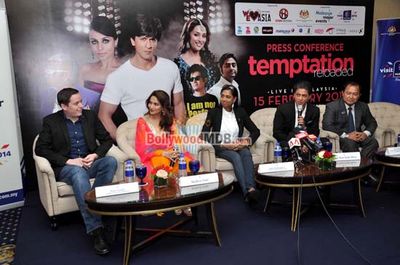Shah Rukh Khan, Madhuri Dixit, Yo Yo Honey Singh perform at Temptation Reloaded 2014 concert