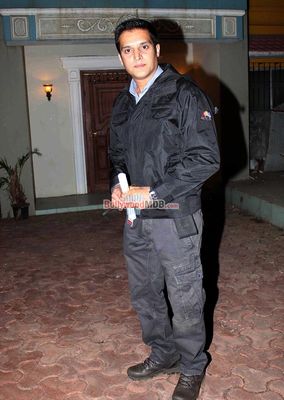 Jimmy Shergill promotes ' Darr @The Mall' on 'Taarak Mehta Ka Ooltah Chashmah' sets