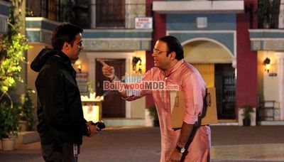Jimmy Shergill promotes ' Darr @The Mall' on 'Taarak Mehta Ka Ooltah Chashmah' sets
