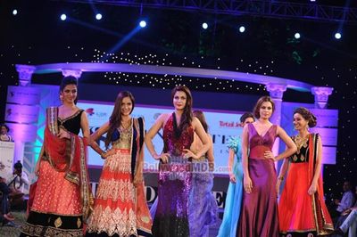 Bolly Celebs on the ramp at the Retail Jeweller India Trendsetters 2014 show