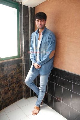 Raaj Singh Arora, Abhey Attri, Danish Pandor, Leeza Mangaldas, Lezlie Tripathy and Sonal Giani at film 'W' promotions