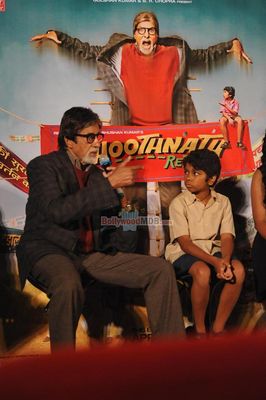 Amitabh Bachahan, Parth Bhalerao and actress Usha Jadhav at film 'Bhootnath Returns' trailer launch