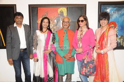 Zeenat Aman and Rati Agnihotri at Raosaheb Gurav's 'Dhangar' themed painting exhibition 'Subraan'