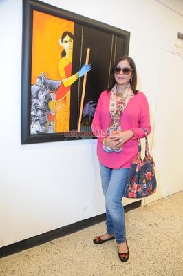 Zeenat Aman and Rati Agnihotri at Raosaheb Gurav's 'Dhangar' themed painting exhibition 'Subraan'