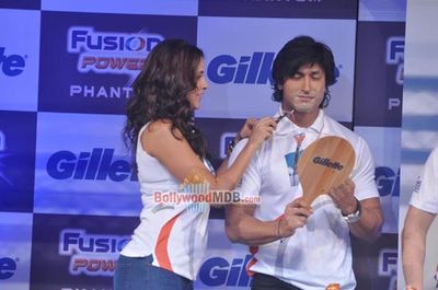 Bolly Celebs join India's 1st Shave Theater by GILLETTE to demonstrate 'Shaved is Bathed'
