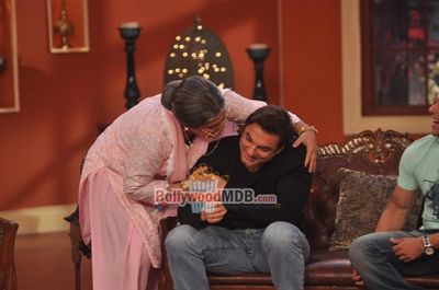Salman Khan, Daisy Shah, Sohail Khan promote JAI HO on Comedy Nights with Kapil sets