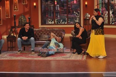Salman Khan, Daisy Shah, Sohail Khan promote JAI HO on Comedy Nights with Kapil sets